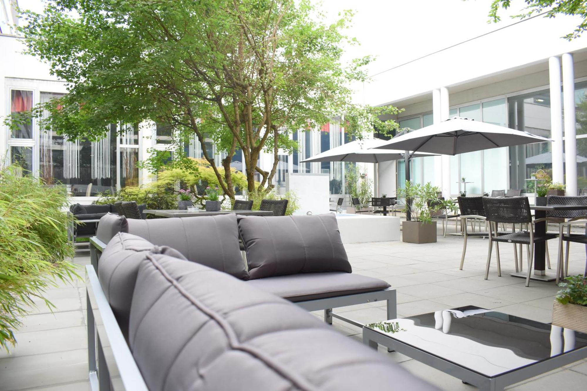 College Garden Hotel Bad Voeslau Exterior photo